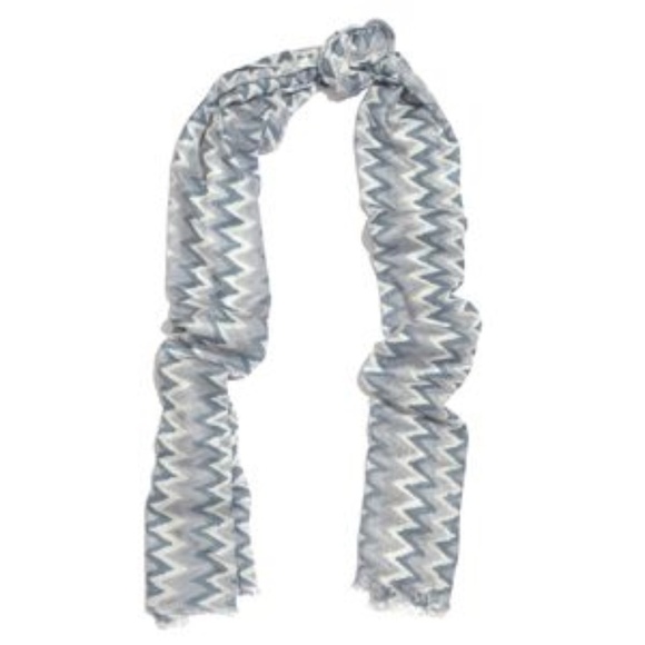 Blue and Grey Chevron Pattern 100% Viscose Scarf - Picture 3 of 4